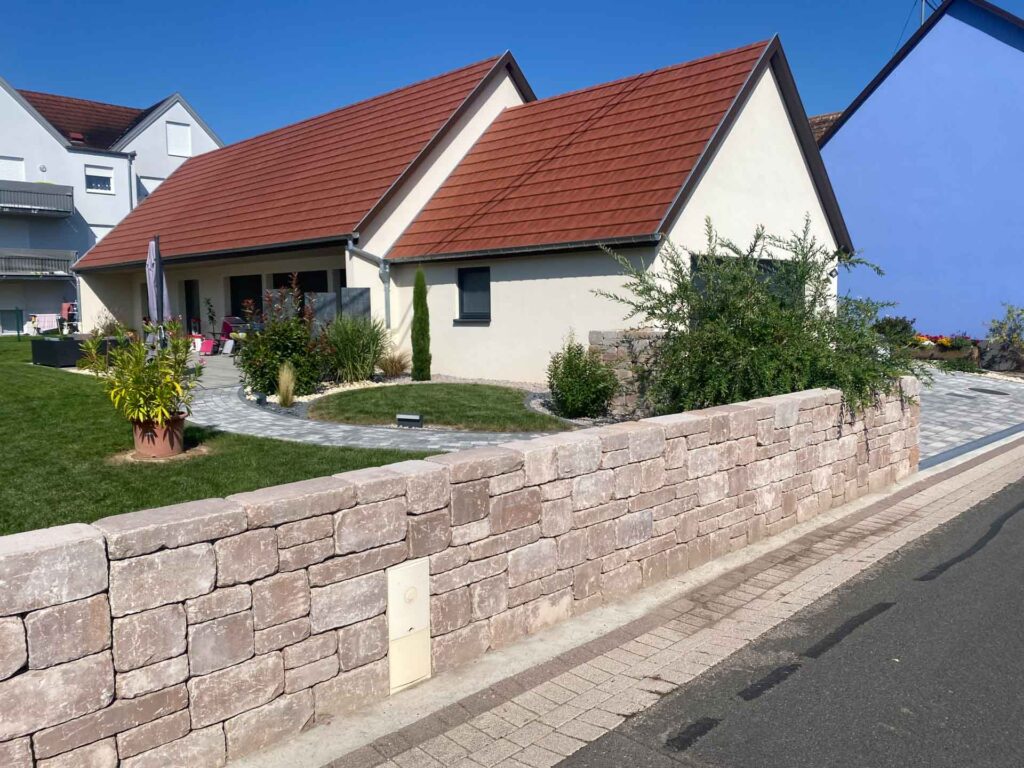 Mur de soutènement ou muret réalisé par Riehl Paysages